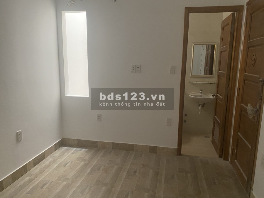 Bán nhà mới xây đường Hồng Hà P2 Tân Bình - có hầm trệt 5 lầu 21 phòng