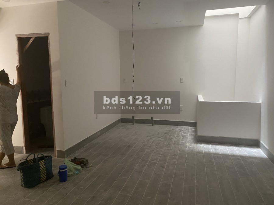 Bán nhà mới xây đường Hồng Hà P2 Tân Bình - có hầm trệt 5 lầu 21 phòng