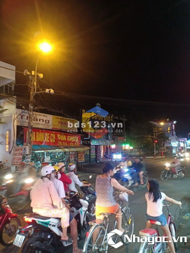 Cho thuê mb( Lớn ) đường Lê Văn Việt, Phường Hiệp Phú, Quận 9, Hồ Chí Minh