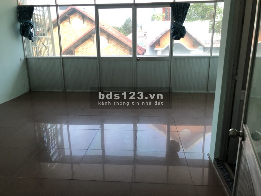 Cho thuê nhà nguyên căn đường Nguyễn Cảnh Di Phường 4 Tân Bình - trệt 3 lầu có 6 phòng (nhà như hình)