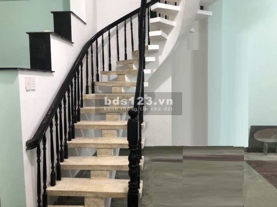 Cho thuê nhà nguyên căn đường Nguyễn Cảnh Di Phường 4 Tân Bình - trệt 3 lầu có 6 phòng (nhà như hình)