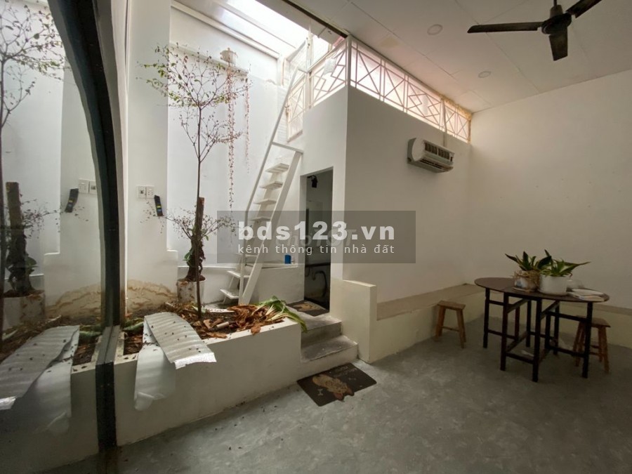 Cho thuê Mặt bằng Mặt tiền Pasteur, P.Bến Nghé, Q.1. 24 triệu, 4 x 12m.