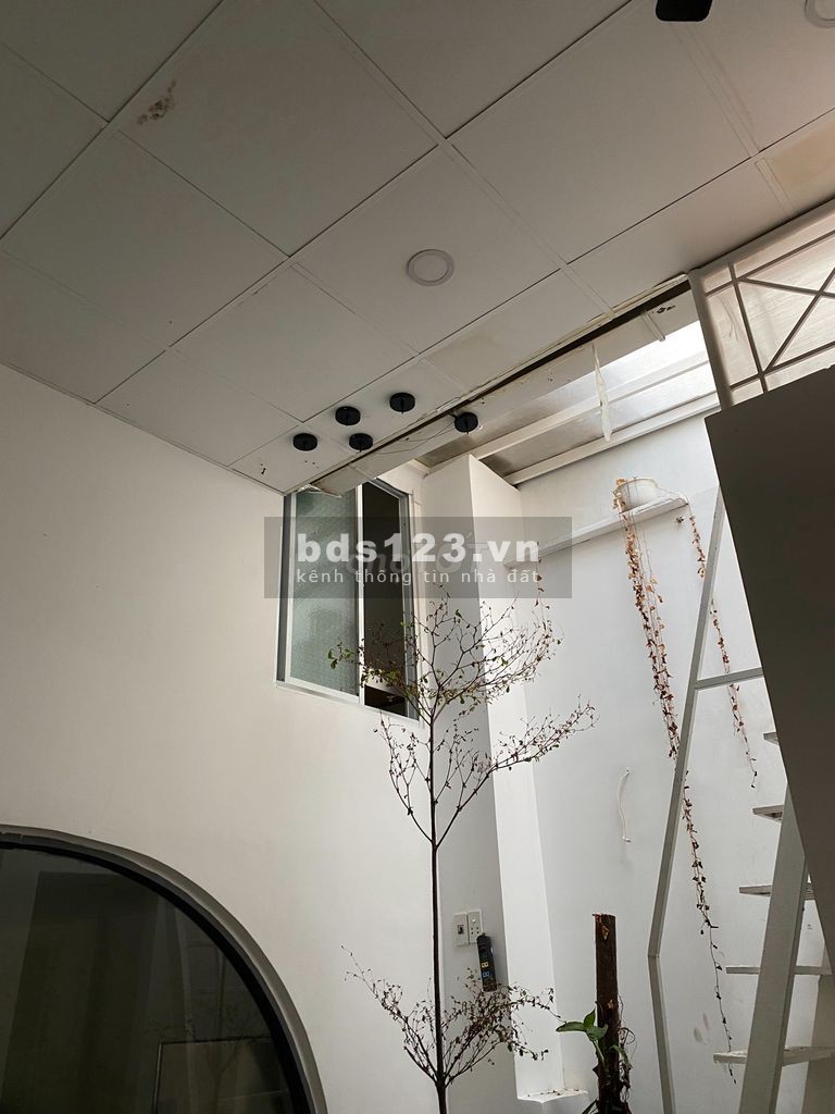 Cho thuê Mặt bằng Mặt tiền Pasteur, P.Bến Nghé, Q.1. 24 triệu, 4 x 12m.