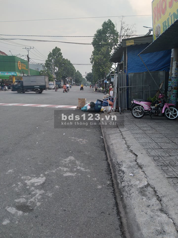 Cần bán nhanh nhà ki-ốt đẹp kinh doanh thuận tiện ở KCN Mỹ Phước ,Bình dương