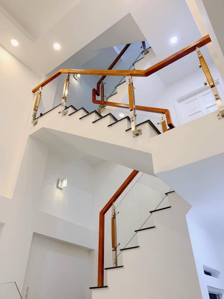 BAN NHÀ phố Mỹ Đình Nam Từ Liêm dt 128 m2 mt 4,5m giá chỉ 16,8 tỷ
