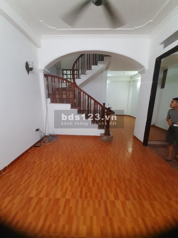 Ô TÔ ĐỖ CỔNG - CÁCH MẶT PHỐ QUANG TRUNG VÀI BƯỚC CHÂN - DT RỘNG - GIÁ RẺ