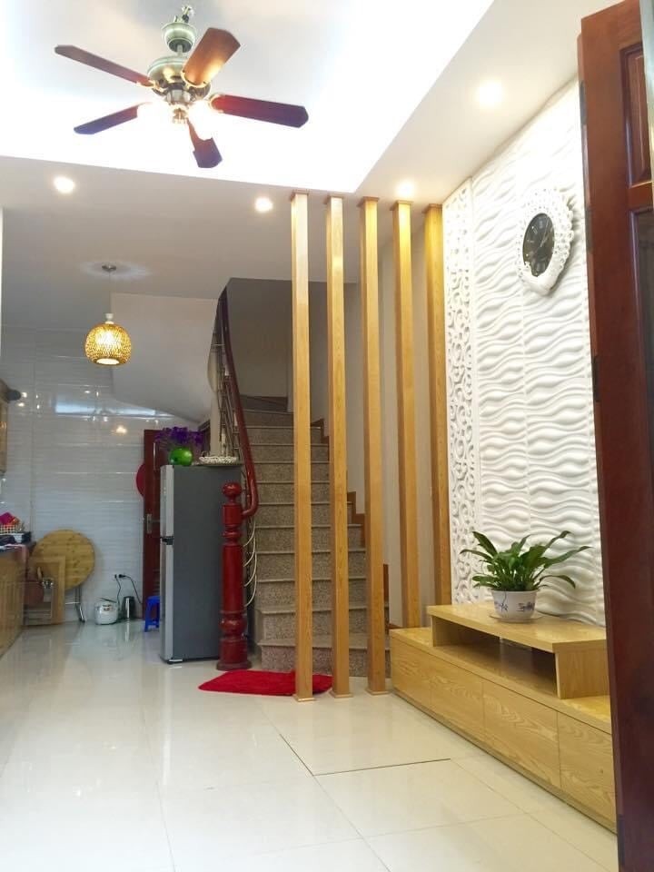 Bán Nhà Nội Thất Long Lanh Ngọc Thụy Ô Tô Đỗ Cửa 31m 3 Tỷ