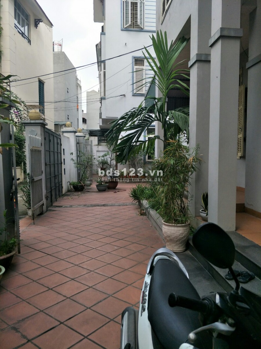 Bán gấp Biệt Thự Ngọc Thuỵ - Long Biên - 160m2 mt 12m gara ô tô giá 10.5 tỷ. ở sướng.