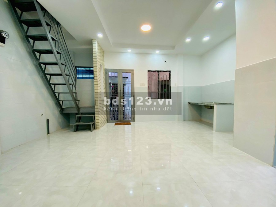 Gấp bán nhà Ngã Tư Hàng Xanh 50m2 giá 6.5 tỷ