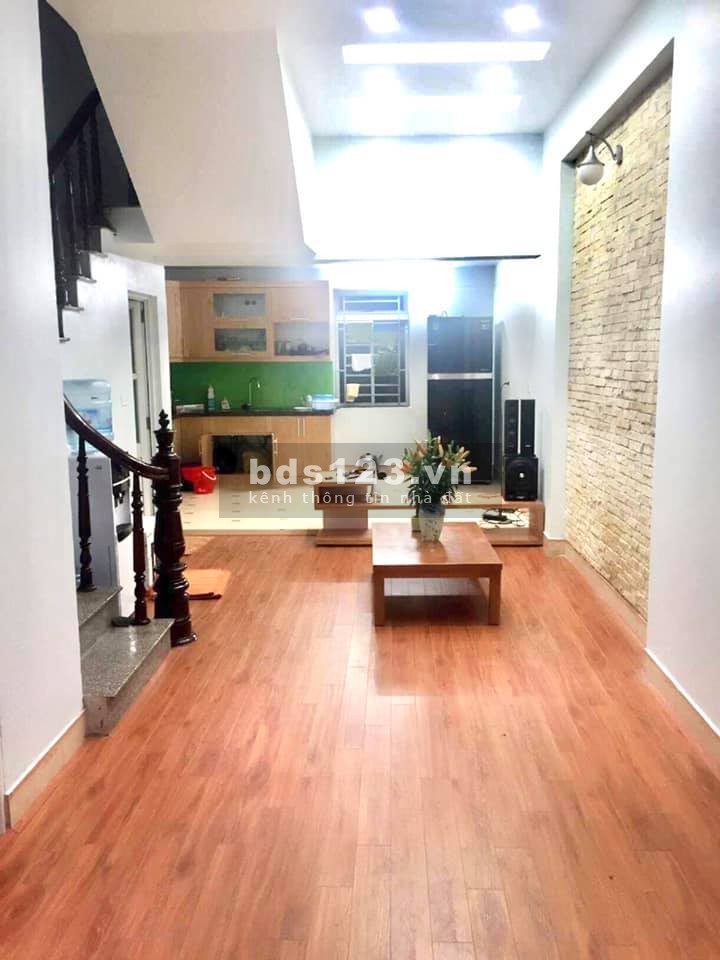Bán nhà mới Trích Sài Hồ Tây 43m chỉ 3.9 tỷ