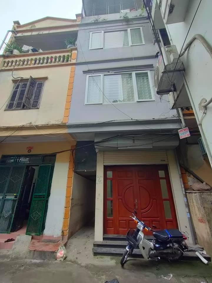 Phố Nghĩa Dũng Ba Đình, dt 45m, 4 tầng, mt 4m, giá 3 tỷ.