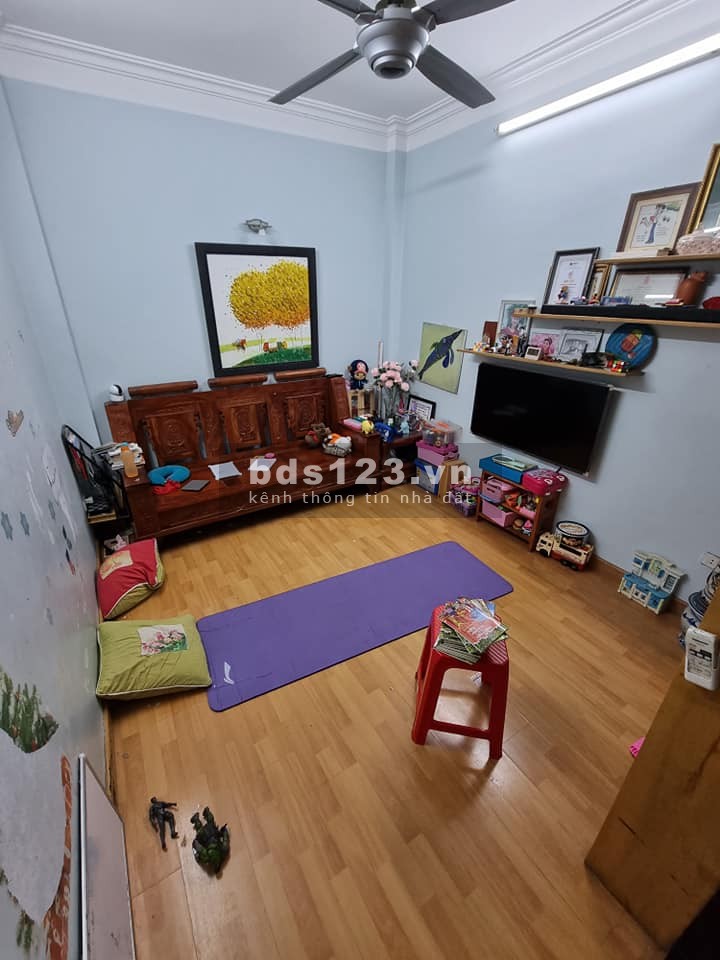 Nhà Phạm Văn Đồng 200m ra công viên Hòa Bình 30/28m 4 tầng 3mt giá chỉ 3.2 tỷ
