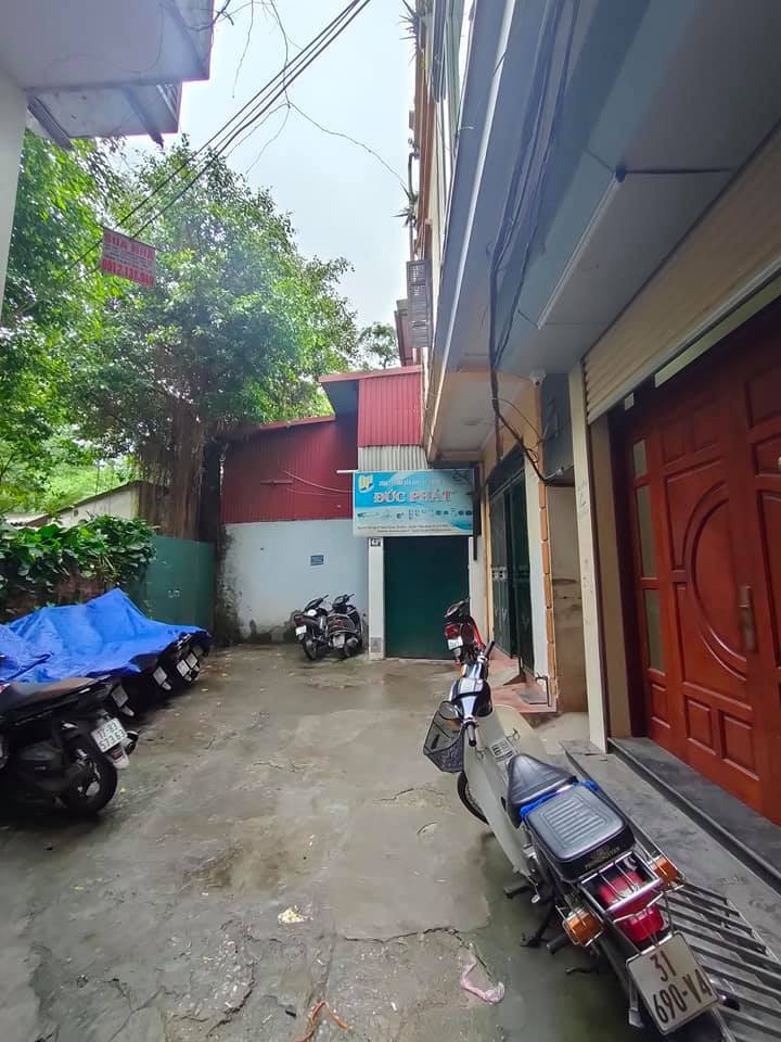 Phố Nghĩa Dũng Ba Đình, dt 45m, 4 tầng, mt 4m, giá 3 tỷ.