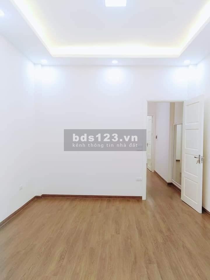 HIẾM Đường Láng nhà đẹp 55m* 4 tầng Giá 5,25 Tỷ Ngõ thông, 2 xe ba gác đua Gần phố