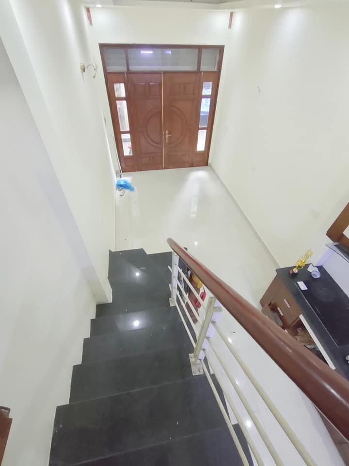 Phố Nghĩa Dũng Ba Đình, dt 45m, 4 tầng, mt 4m, giá 3 tỷ.