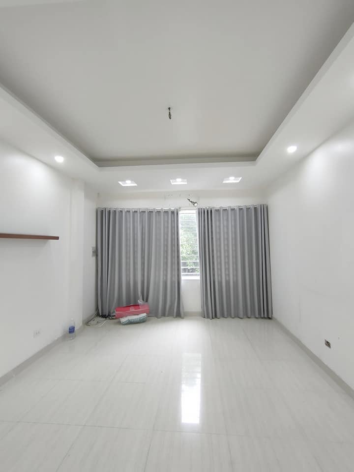 Phố Nghĩa Dũng Ba Đình, dt 45m, 4 tầng, mt 4m, giá 3 tỷ.