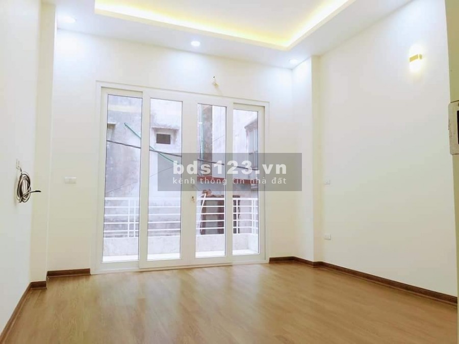 HIẾM Đường Láng nhà đẹp 55m* 4 tầng Giá 5,25 Tỷ Ngõ thông, 2 xe ba gác đua Gần phố