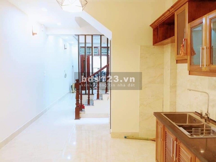 HIẾM Đường Láng nhà đẹp 55m* 4 tầng Giá 5,25 Tỷ Ngõ thông, 2 xe ba gác đua Gần phố