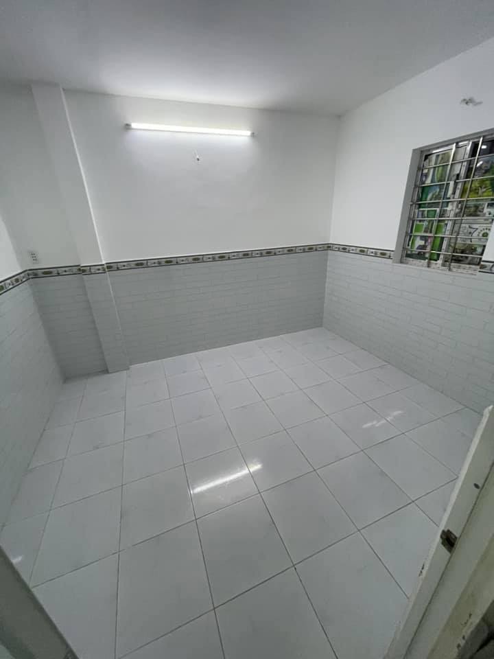 Cực Gấp Bán nhà 30m2, 4PN, Huỳnh Tấn Phát, kp4, Nhà Bè, giá chỉ 2 tỷ 360 triệu thương lượng