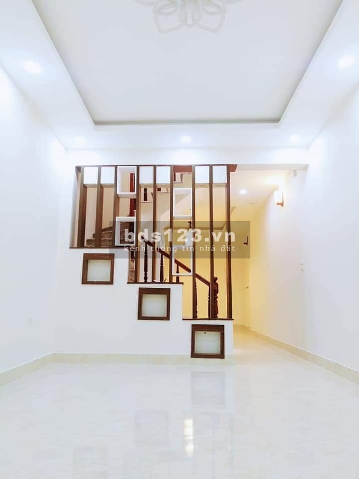 HIẾM Đường Láng nhà đẹp 55m* 4 tầng Giá 5,25 Tỷ Ngõ thông, 2 xe ba gác đua Gần phố