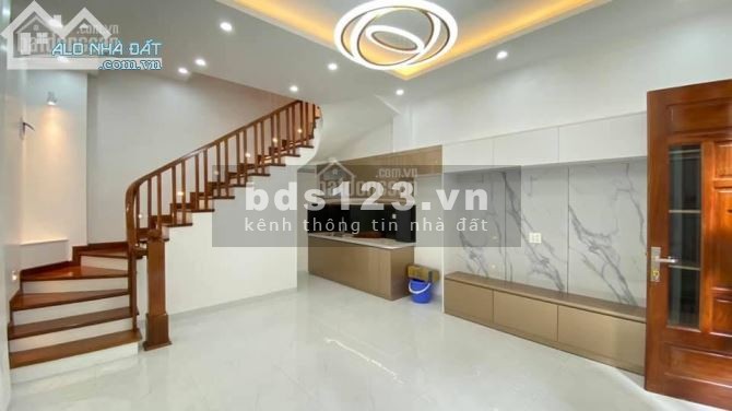 Bán nhà Phương canh, 48m2*4Tầng, mặt phố kinh doanh, Ô tô đỗ cửa, giá 3tỷ7.