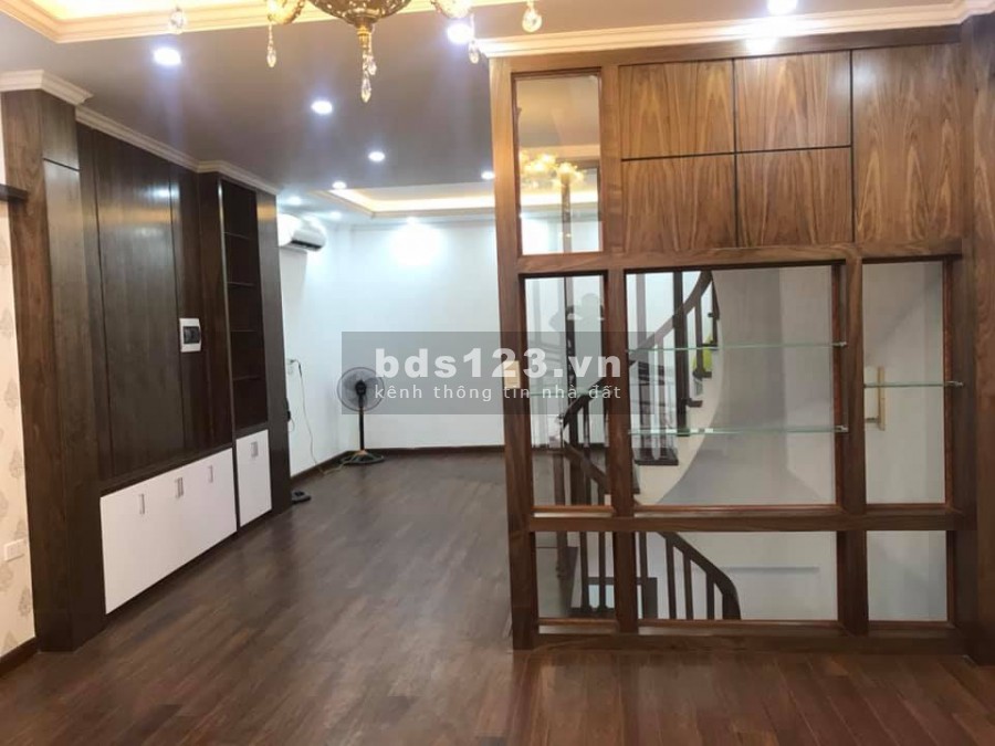 Bán nhà Ngọc Hà, Ba Đình 77m2x3 tầng mặt tiền 4,2m giá 6,9 tỷ, gần lăng Bác, sổ đỏ nở hậu