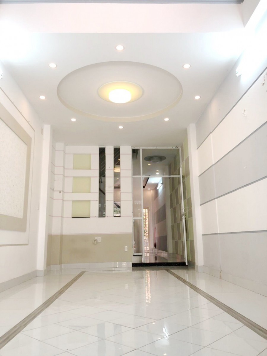 Nhà cho thuê nguyên căn hẻm ô tô Âu Dương Lân, p2, Quận 8