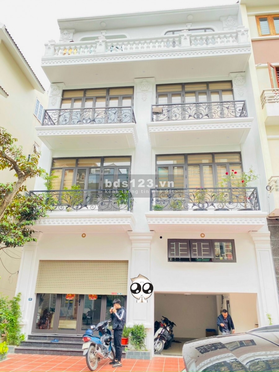 Bán nhà mặt phố Phạm Xuân Huân, TP HD, 4 tầng, 54m2, mt 9m, gara, giá cực tốt