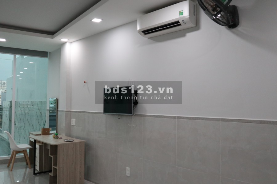 Căn hộ dịch vụ, đủ nội thất, Lê Văn Lương, Quận 7 giá chỉ 5tr/tháng