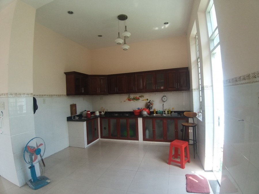 Bán đất 420m2 + Biệt thự đẹp, đường lô 2,xã Lê Minh Xuân, huyện Bình Chánh giá 15 tỷ