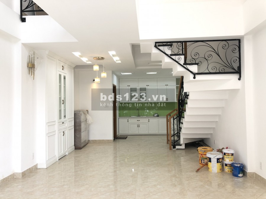 Nhà HXH đường Nguyễn Văn Thương: Trệt Lửng 2L-ST: giá 23tr/th: Phù hợp ở gia đình