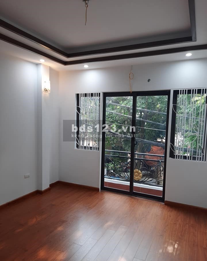 Bán nhà Nguyễn Văn Cừ Long Biên 42m2 Ô tô đỗ cổng Nhà mới đẹp Gần phố