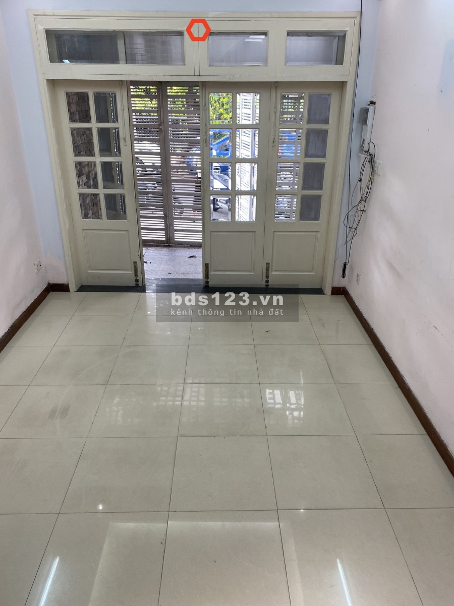 HXT Bùi Đình Tuý 4x15m nở hậu 5m, trệt, lầu 3p, 2wc. Chỉ 15tr.