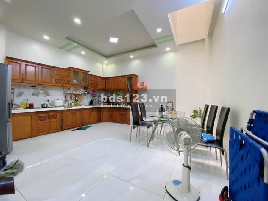 Nhà 5 tầng, đường Đồng Đen xe hơi tránh, Tân Bình. 8,3 tỷ