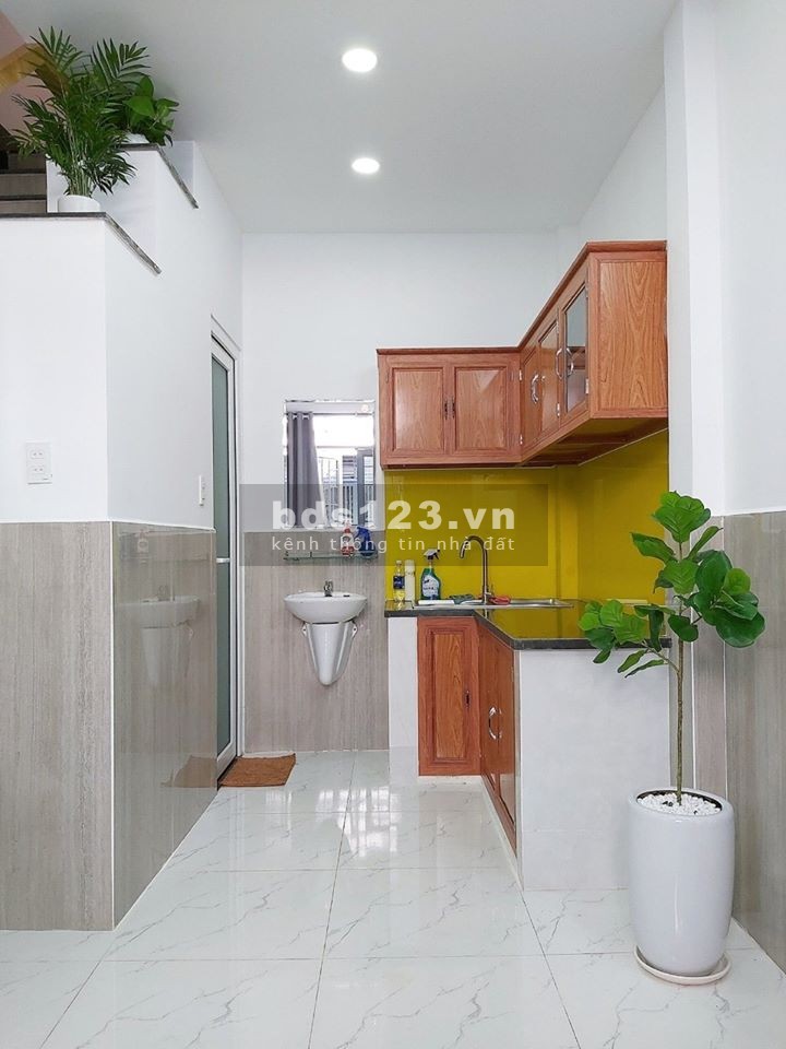 Nhà Bình Tân giá Long An. Nhà 2 tầng hẻm 7m thông tiện buôn bán kinh doanh