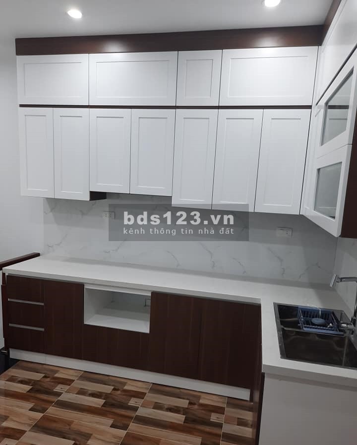 Bán nhà Nguyễn Văn Cừ Long Biên 42m2 Ô tô đỗ cổng Nhà mới đẹp Gần phố