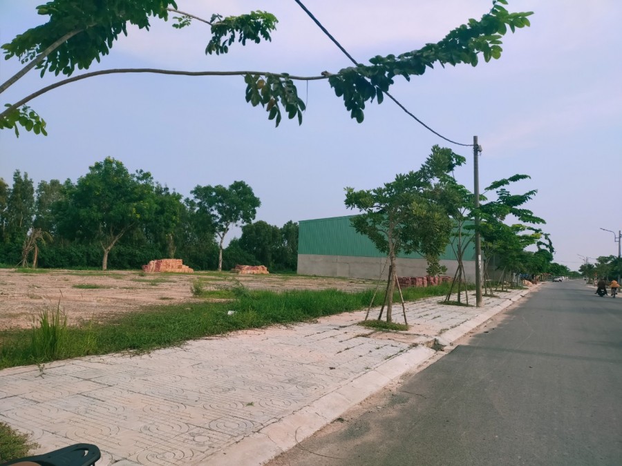 Đất mặt tiền Ngã 3 Mỹ Hạnh, SHR 500m2( 9-16x35m), giá chỉ 12,5 tỷ, nở hậu KD đa dạng