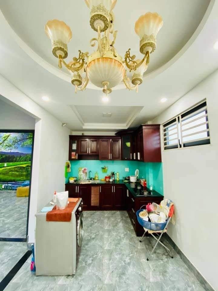 Bán Nhà Quận 10. Mặt tiền Nguyễn Tri Phương. DT 55m2 4 tầng Giá 29 tỷ