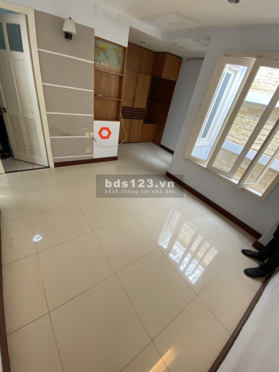 HXT Bùi Đình Tuý 4x15m nở hậu 5m, trệt, lầu 3p, 2wc. Chỉ 15tr.