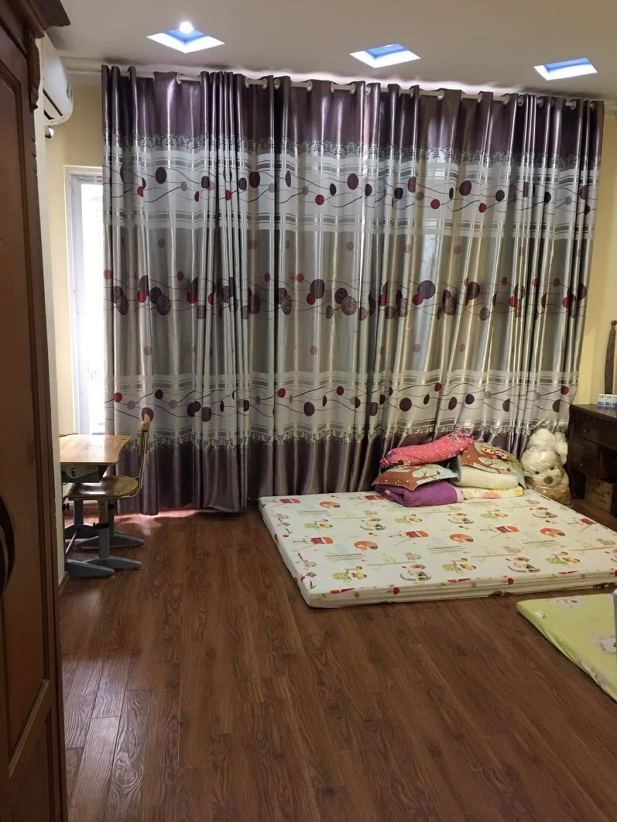 Nhà đẹp sổ hoa hậu Đống Đa Khu Phố Chợ Khâm Thiên 42m 4 tầng mặt tiền 5m giá chào 3 tỷ +