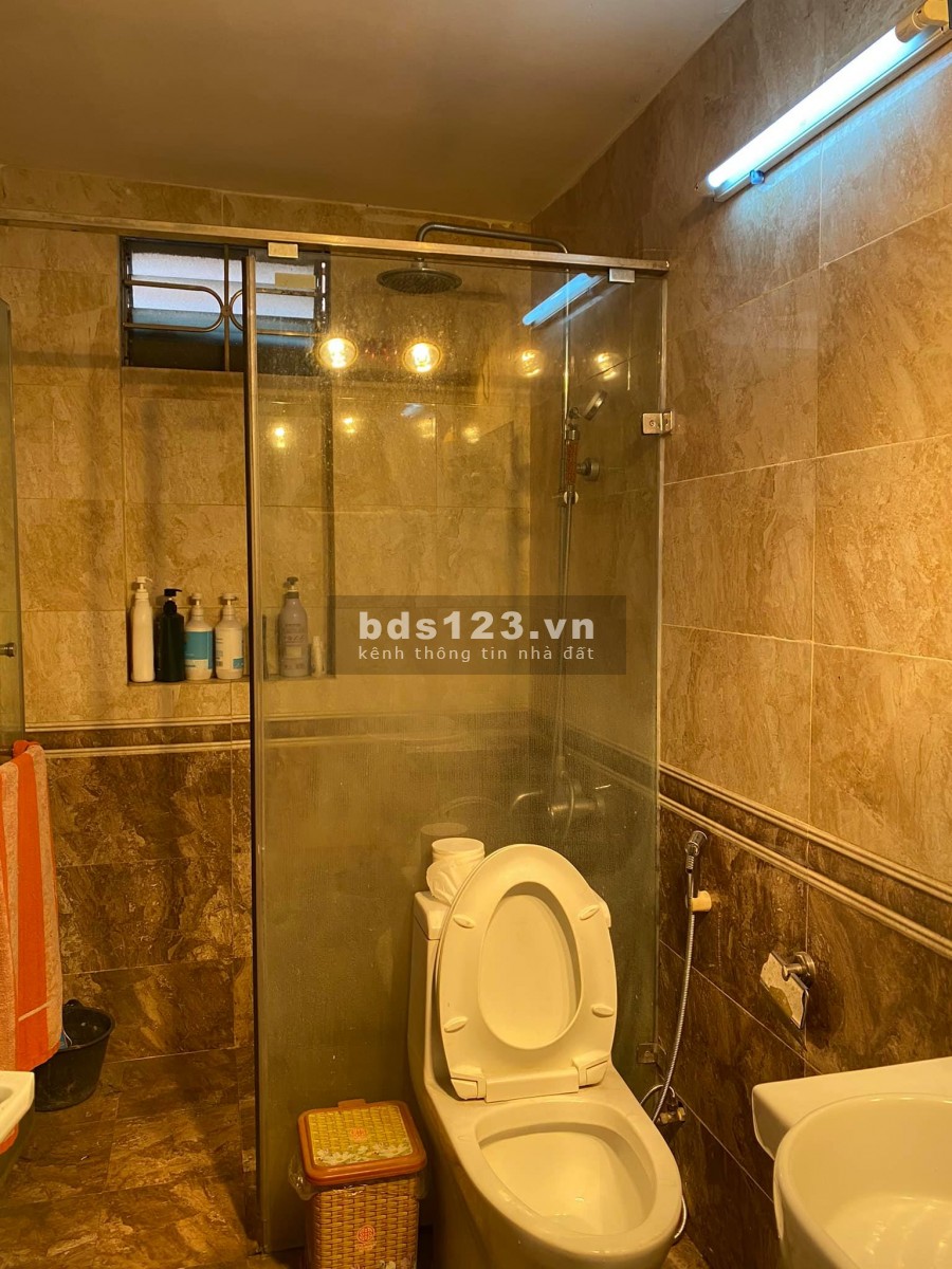 Bán nhà, ÔTÔ đỗ cửa, Cầu Diễn, 52m2, 5 tầng, giá nhỉnh hơn 3 tỷ một chút