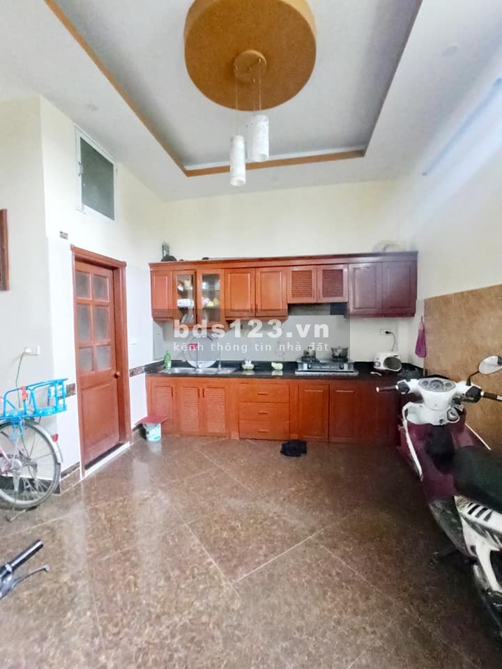 Cần Bán Căn Nhà tại Quận Đống Đa, 50m ôtô, 42m2 x 5 Tầng Giá 4tỷ3.