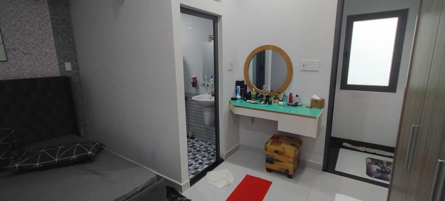 Bán Nhà Quận 10. Mặt tiền Nguyễn Tri Phương. DT 55m2 4 tầng Giá 29 tỷ