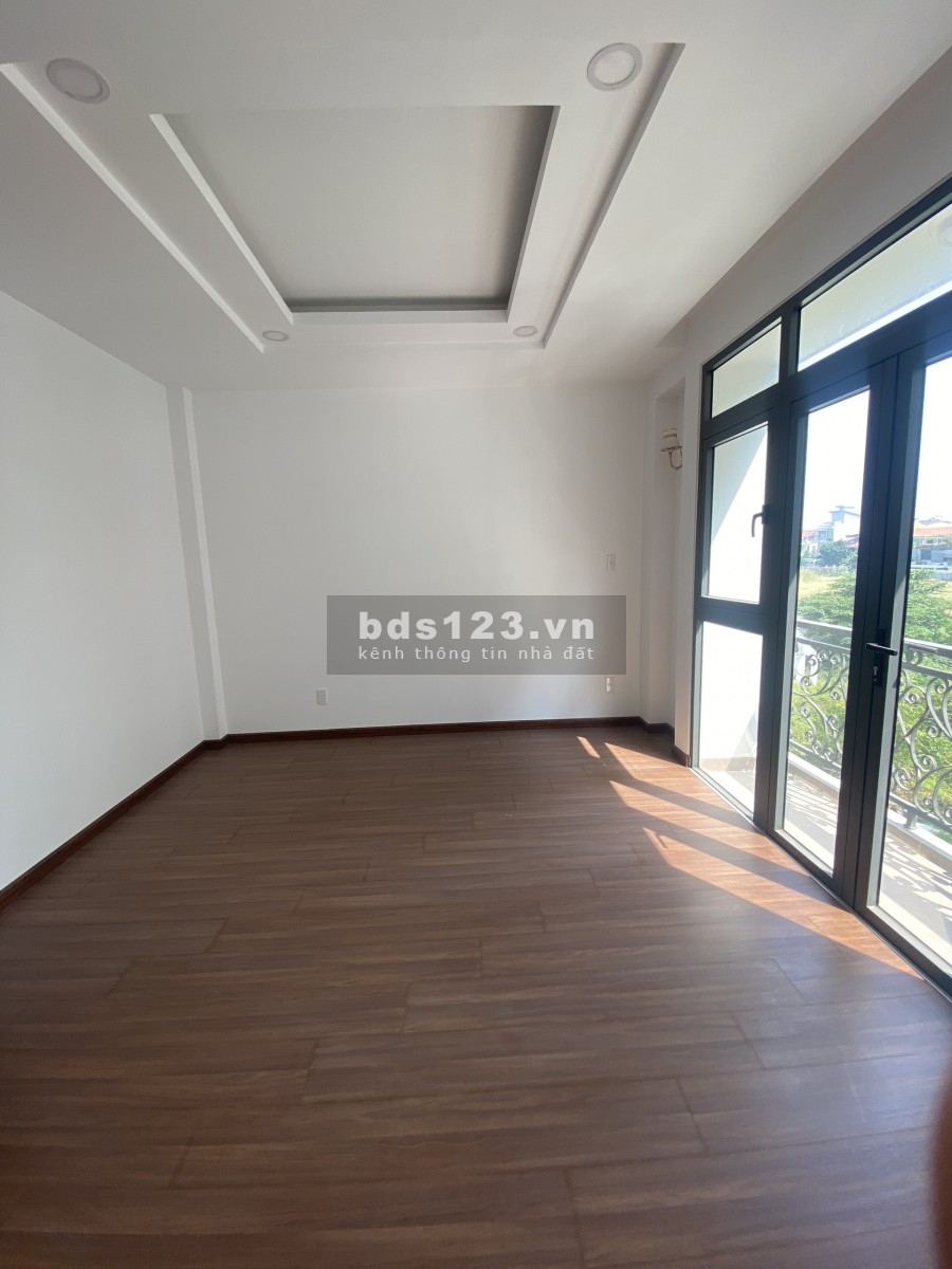 Nhà HXH đường Nguyễn Văn Thương: Trệt Lửng 2L-ST: giá 23tr/th: Phù hợp ở gia đình