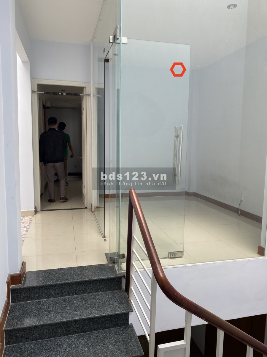 HXT Bùi Đình Tuý 4x15m nở hậu 5m, trệt, lầu 3p, 2wc. Chỉ 15tr.