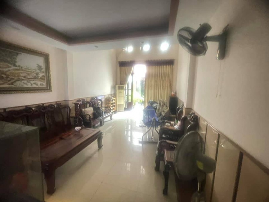 Bán Nhà Quận 10. Mặt tiền Nguyễn Tri Phương. DT 55m2 4 tầng Giá 29 tỷ