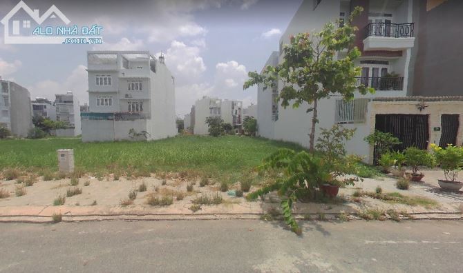 Cần bán gấp lô đất ở Binh Chánh, có sổ riêng, giá còn thương lượng