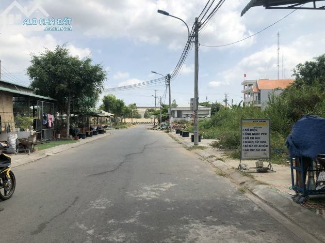 Cần bán gấp lô đất ở Binh Chánh, có sổ riêng, giá còn thương lượng