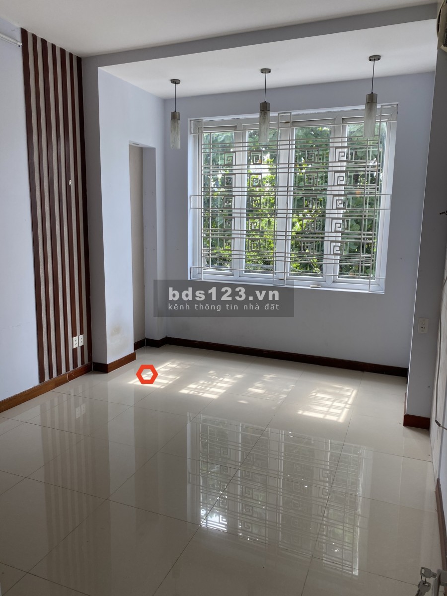 HXT Bùi Đình Tuý 4x15m nở hậu 5m, trệt, lầu 3p, 2wc. Chỉ 15tr.