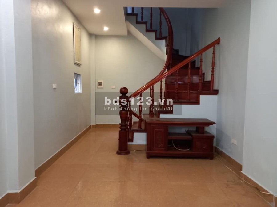 Bán nhà Bùi Xương Trạch, Thanh Xuân, Hà Nội, 42m2 x 5 tầng, giá 3,7 tỷ.